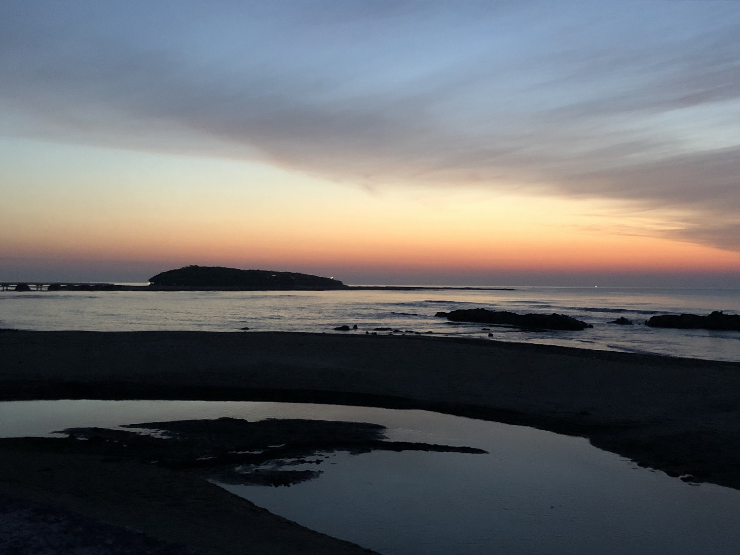 日の出間近の青島